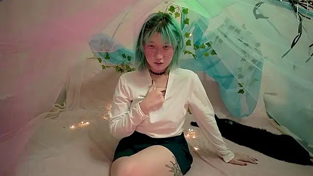 Akemilun online show from 10-26-25, 06:47