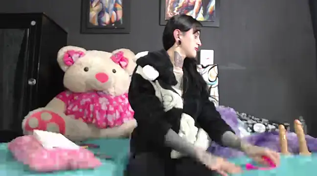 emma onassis 17 online show from 01-12-25, 08:57