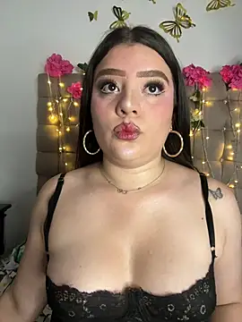 Jullieetta online show from 06-28-26, 11:38