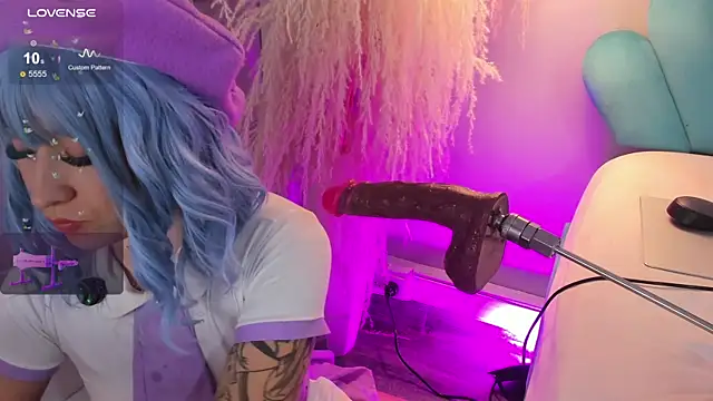 Snapshot of EriKlein chatting on 10-30-25, 09:59 EriKlein online show from 10-30-25, 09:59