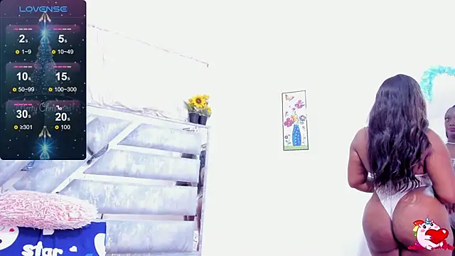 RoxannaBlanche online show from 12-18-24, 02:17