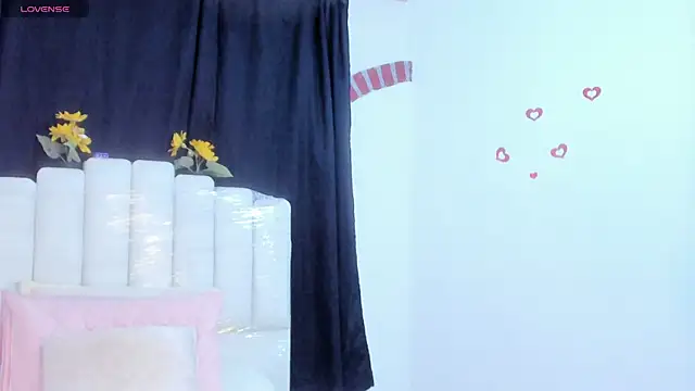 Snapshot of RoxannaBlanche chatting on 04-20-26, 11:13 RoxannaBlanche online show from 04-20-26, 11:13