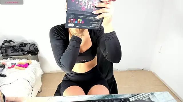 Snapshot of Nata_bernett chatting on 07-17-26, 02:13 Nata bernett online show from 07-17-26, 02:13
