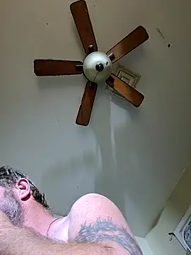 Snapshot of Hugebwc102 chatting on 10-05-25, 06:45 Hugebwc102 online show from 10-05-25, 06:45