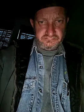 Snapshot of Hugebwc102 chatting on 03-03-26, 12:39 Hugebwc102 online show from 03-03-26, 12:39