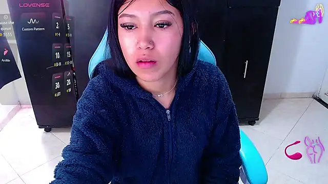 Snapshot of emily_rosse04 chatting on 06-21-26, 01:46 emily rosse04 online show from 06-21-26, 01:46