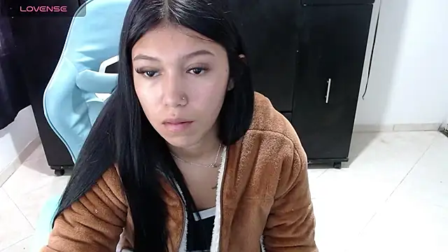Snapshot of emily_rosse04 chatting on 06-23-26, 01:20 emily rosse04 online show from 06-23-26, 01:20