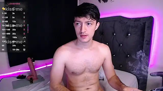 Snapshot of henry_diiaz chatting on 11-22-25, 11:09 henry diiaz online show from 11-22-25, 11:09