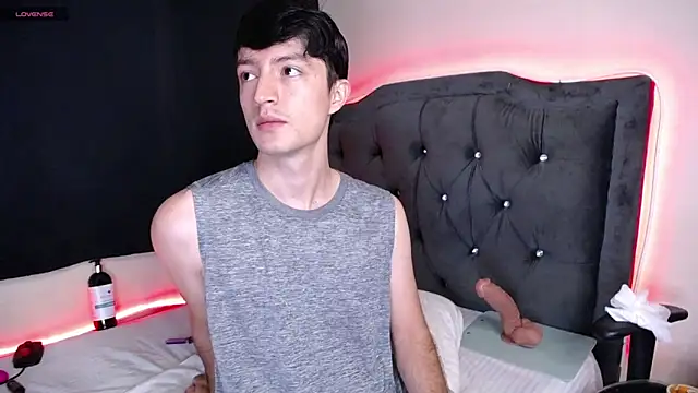 Snapshot of henry_diiaz chatting on 12-04-25, 05:39 henry diiaz online show from 12-04-25, 05:39