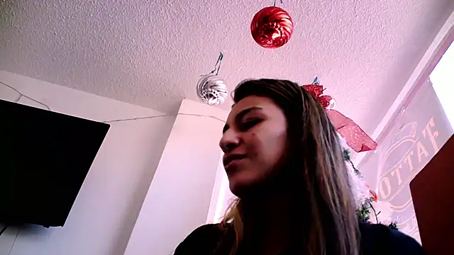 Snapshot of Daniela_CameloSQ chatting on 12-08-24, 07:32 Daniela CameloSQ online show from 12-08-24, 07:32