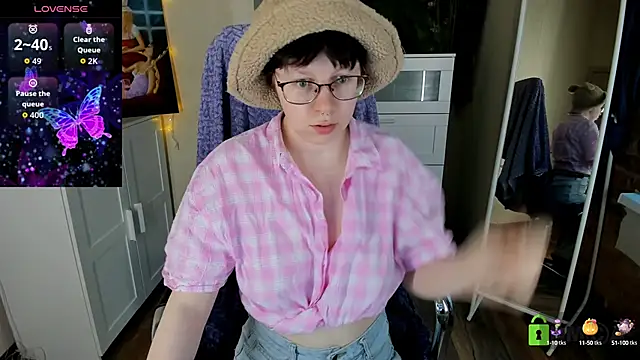 Melissa Wells online show from 09-19-25, 03:34