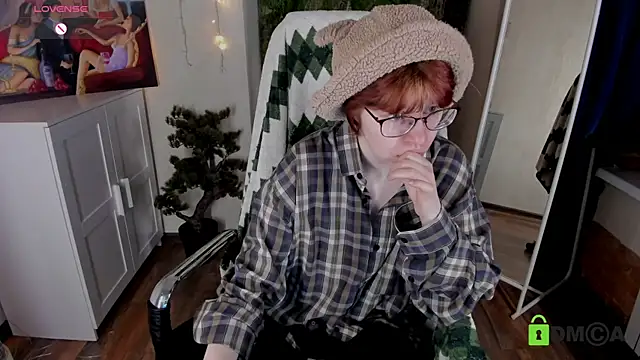 Melissa Wells online show from 11-30-25, 03:27