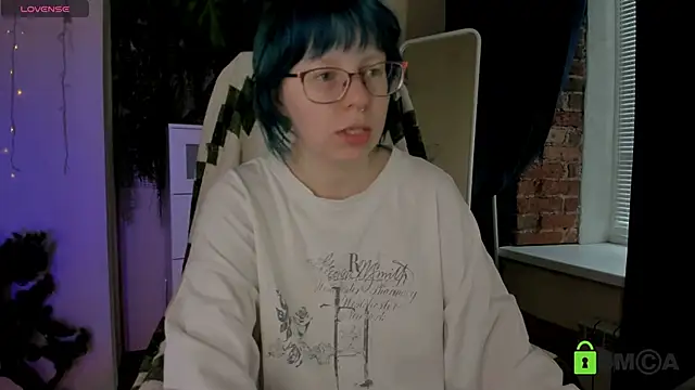 Snapshot of Melissa_Wells chatting on 04-30-26, 02:45 Melissa Wells online show from 04-30-26, 02:45