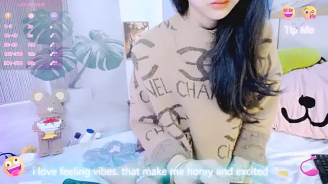 Snapshot of Ly__ chatting on 02-07-26, 04:49 Ly online show from 02-07-26, 04:49