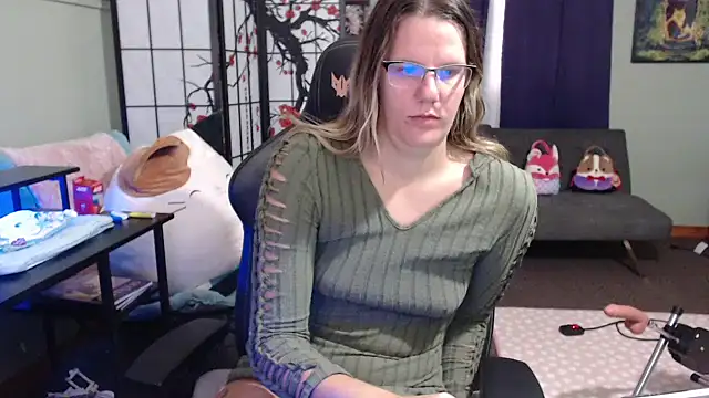 Sarahtineke online show from 10-21-25, 03:02