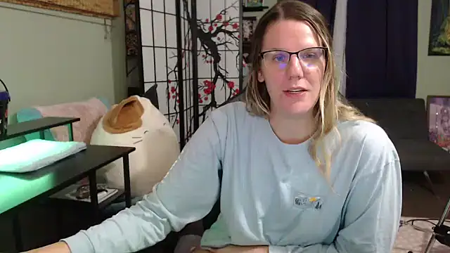 Sarahtineke online show from 11-10-25, 01:15