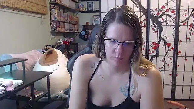 Sarahtineke online show from 03-05-26, 03:41