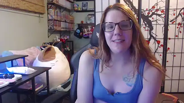 Sarahtineke online show from 03-23-26, 04:33