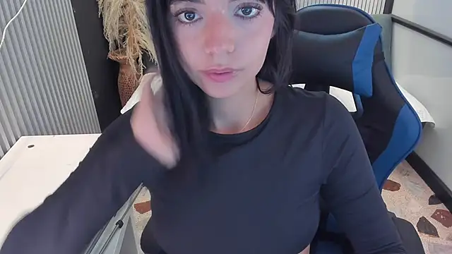 Snapshot of NicolRoss_ chatting on 06-10-26, 09:35 NicolRoss online show from 06-10-26, 09:35