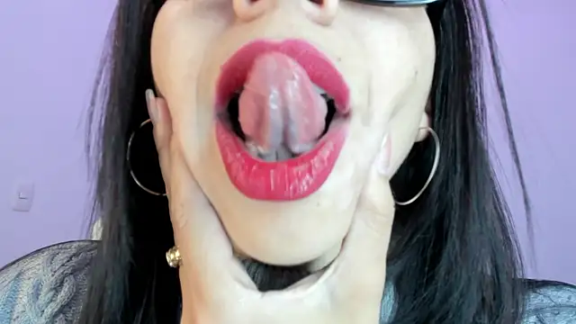 Snapshot of Katty_mouth chatting on 06-25-26, 04:44 Katty mouth online show from 06-25-26, 04:44