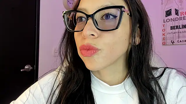 Snapshot of Katty_mouth chatting on 08-03-26, 08:12 Katty mouth online show from 08-03-26, 08:12