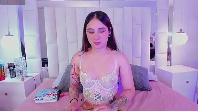 Snapshot of Luciana_66 chatting on 02-01-25, 01:23 Luciana 66 online show from 02-01-25, 01:23