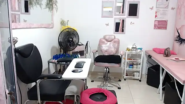 Snapshot of titsbiglovers chatting on 10-01-25, 01:33 titsbiglovers online show from 10-01-25, 01:33