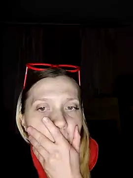 Snapshot of LeraSweet chatting on 12-17-24, 07:26 LeraSweet online show from 12-17-24, 07:26