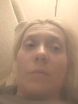 Snapshot of LeraSweet chatting on 09-18-25, 07:16 LeraSweet online show from 09-18-25, 07:16