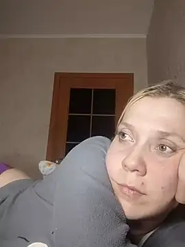 Snapshot of LeraSweet chatting on 10-03-25, 08:06 LeraSweet online show from 10-03-25, 08:06