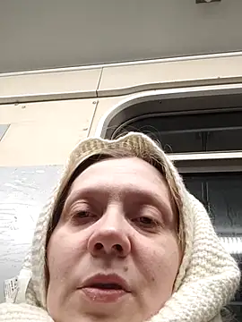 Snapshot of LeraSweet chatting on 12-16-25, 06:07 LeraSweet online show from 12-16-25, 06:07