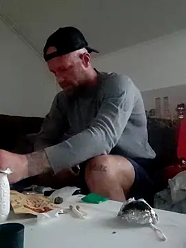 eltoulou online show from 03-18-25, 04:59