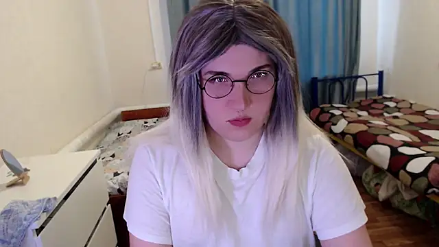 Snapshot of EvaMiron chatting on 05-05-26, 03:09 EvaMiron online show from 05-05-26, 03:09