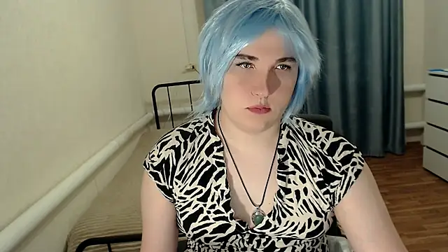 Snapshot of EvaMiron chatting on 06-18-26, 10:25 EvaMiron online show from 06-18-26, 10:25