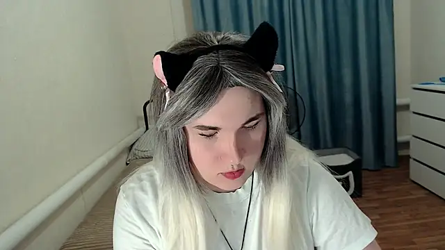 Snapshot of EvaMiron chatting on 07-10-26, 07:27 EvaMiron online show from 07-10-26, 07:27