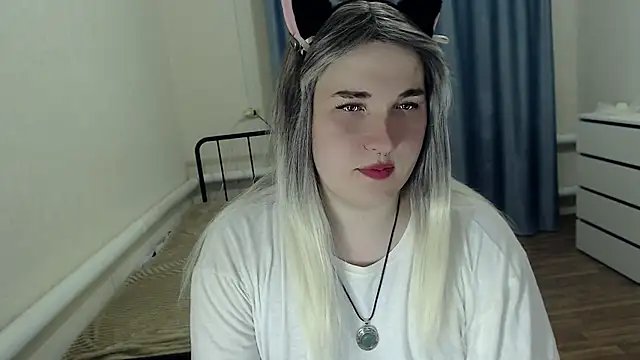 Snapshot of EvaMiron chatting on 07-11-26, 08:11 EvaMiron online show from 07-11-26, 08:11