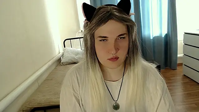 Snapshot of EvaMiron chatting on 07-28-26, 12:48 EvaMiron online show from 07-28-26, 12:48