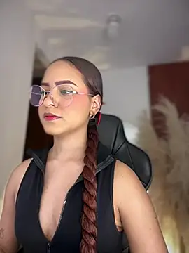 Snapshot of gretta_kler1 chatting on 05-06-26, 03:39 gretta kler1 online show from 05-06-26, 03:39