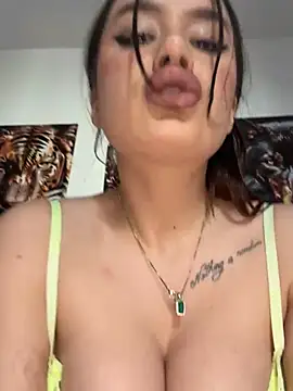 Snapshot of deliaroyal chatting on 01-28-25, 01:16 deliaroyal online show from 01-28-25, 01:16