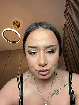 Snapshot of deliaroyal chatting on 03-16-25, 04:34 deliaroyal online show from 03-16-25, 04:34