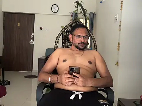 Snapshot of lovbombayduck11 chatting on 06-03-26, 10:40 lovbombayduck11 online show from 06-03-26, 10:40