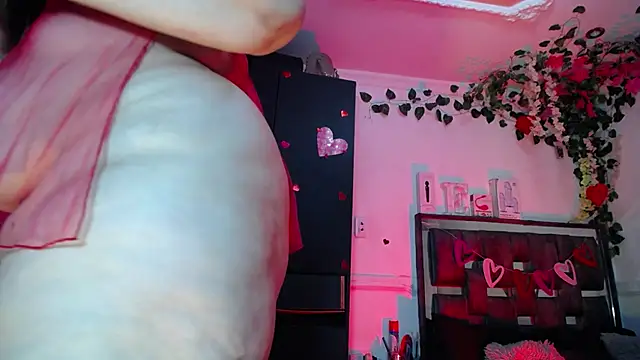 Snapshot of emma_hoot1 chatting on 02-18-25, 11:30 emma hoot1 online show from 02-18-25, 11:30