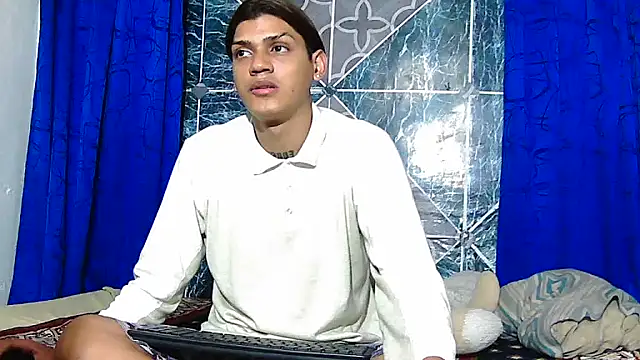 Snapshot of Samuelsince chatting on 10-27-25, 05:44 Samuelsince online show from 10-27-25, 05:44