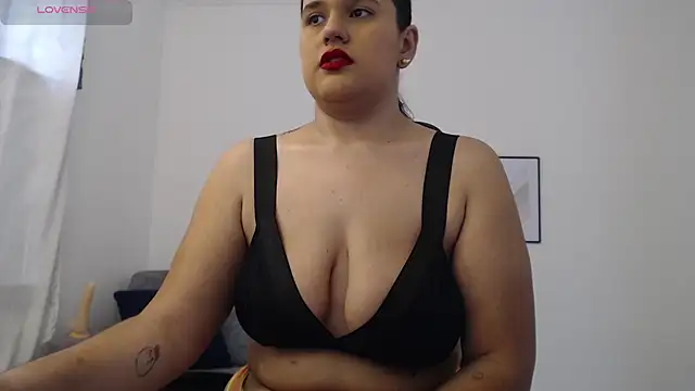 natalia curvy1 online show from 09-24-25, 06:11