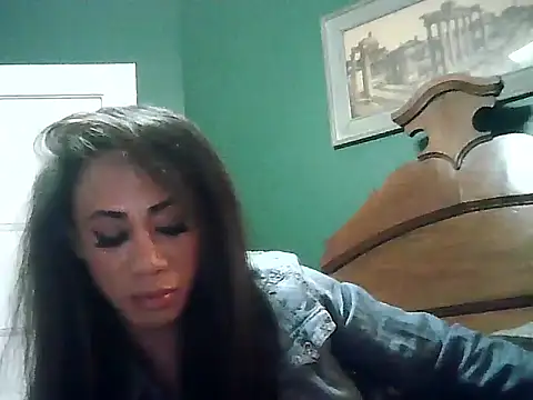 Snapshot of CaramelDipper chatting on 12-16-24, 11:01 CaramelDipper online show from 12-16-24, 11:01