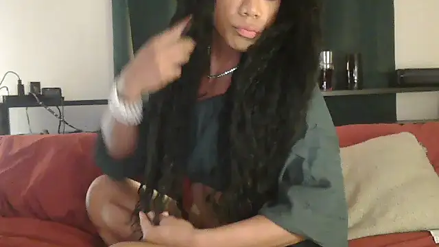 Snapshot of CaramelDipper chatting on 11-20-25, 12:44 CaramelDipper online show from 11-20-25, 12:44