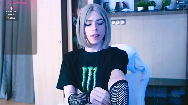 Snapshot of FemAlexa_ chatting on 03-19-25, 03:29 FemAlexa online show from 03-19-25, 03:29