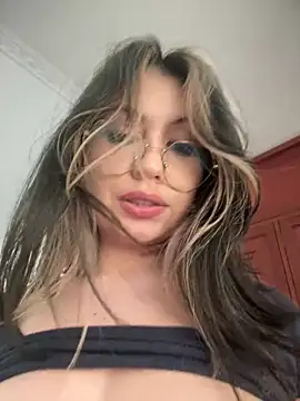 Snapshot of marie2_ chatting on 12-22-24, 06:37 marie2 online show from 12-22-24, 06:37