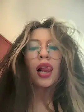 Snapshot of marie2_ chatting on 01-23-25, 03:54 marie2 online show from 01-23-25, 03:54