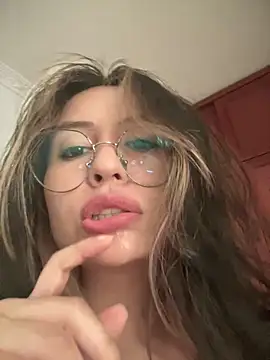 Snapshot of marie2_ chatting on 01-25-25, 06:35 marie2 online show from 01-25-25, 06:35